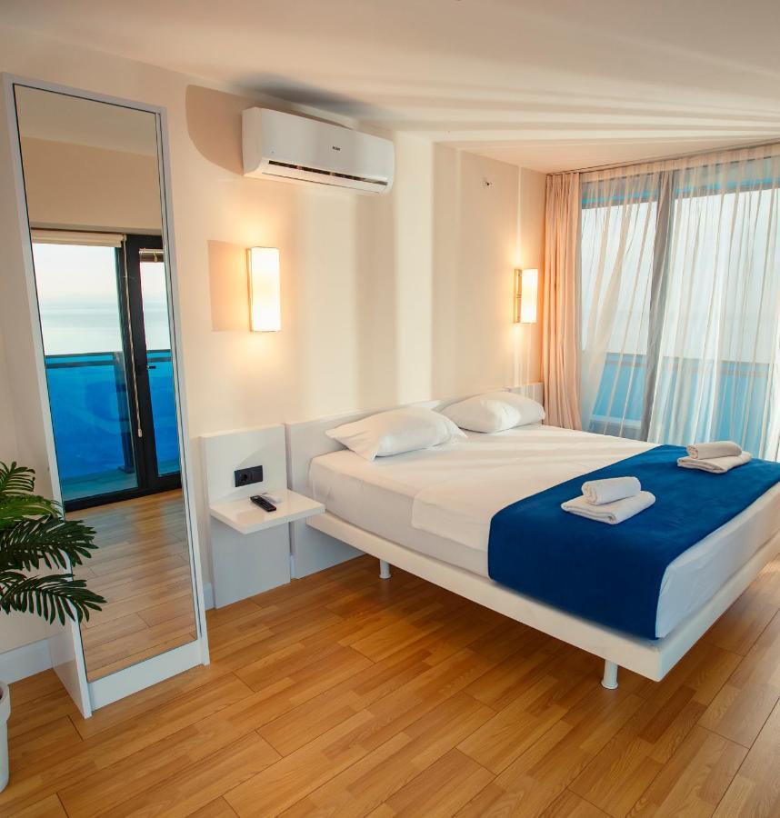 Panorama Orbi City Center Suite Batumi Exterior foto